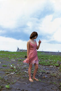 Yumi Adachi feet photo 12