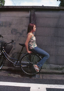 Yumi Adachi feet photo 8
