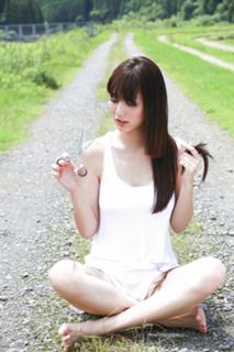 Yumi Sugimoto feet photo thumbnail