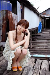 Yumi Sugimoto feet photo thumbnail