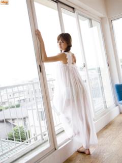 Yumi Sugimoto feet photo thumbnail