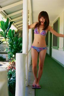 Yumi Sugimoto feet photo thumbnail