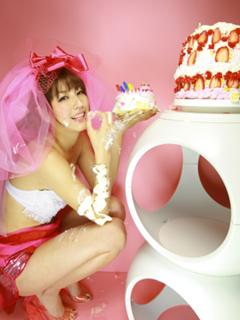 Yumi Sugimoto feet photo thumbnail