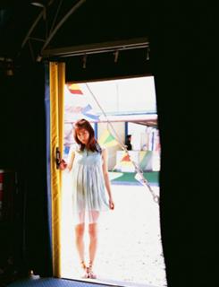 Yumi Sugimoto feet photo thumbnail