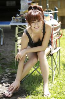 Yumi Sugimoto feet photo thumbnail