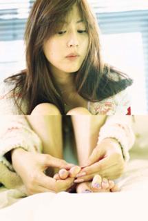 Yumi Sugimoto feet photo thumbnail