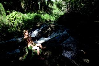 Yumi Sugimoto feet photo thumbnail