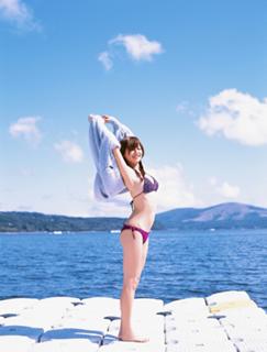 Yumi Sugimoto feet photo thumbnail