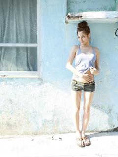 Yumi Sugimoto feet photo thumbnail