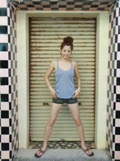 Yumi Sugimoto feet photo thumbnail