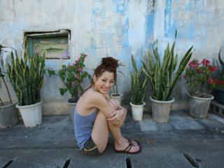 Yumi Sugimoto feet photo thumbnail