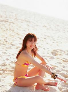 Yumi Sugimoto feet photo thumbnail