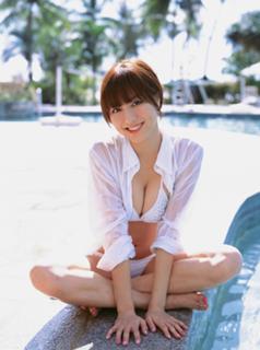 Yumi Sugimoto feet photo thumbnail