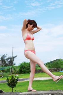 Yumi Sugimoto feet photo thumbnail