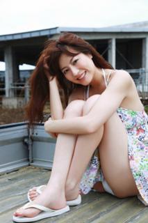 Yumi Sugimoto feet photo thumbnail