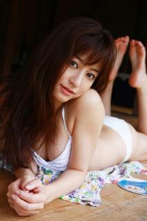 Yumi Sugimoto feet photo thumbnail
