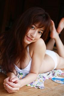 Yumi Sugimoto feet photo thumbnail