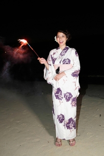 Yumi Sugimoto feet photo thumbnail