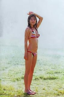 Yumi Sugimoto feet photo thumbnail