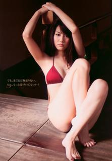 Yumi Sugimoto feet photo thumbnail