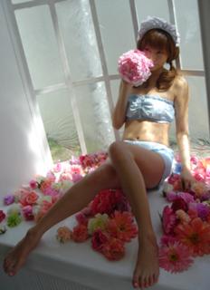 Yumi Sugimoto feet photo thumbnail