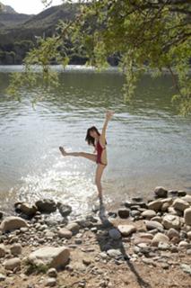 Yumi Sugimoto feet photo thumbnail