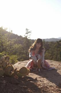 Yumi Sugimoto feet photo thumbnail