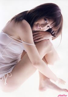 Yumi Sugimoto feet photo thumbnail