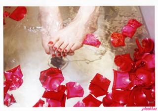 Yumi Sugimoto feet photo thumbnail