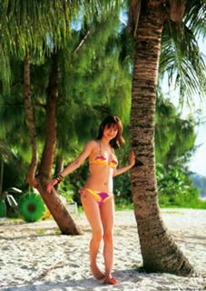 Yumi Sugimoto feet photo thumbnail