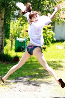 Yumi Sugimoto feet photo thumbnail