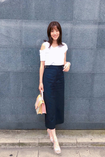 Yumi Sugimoto feet photo thumbnail