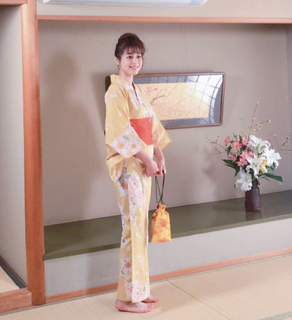 Yumi Sugimoto feet photo thumbnail