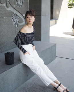 Yumi Sugimoto feet photo thumbnail