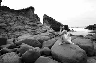 Yumi Sugimoto feet photo thumbnail