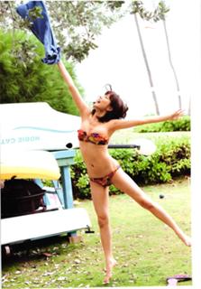 Yumi Sugimoto feet photo thumbnail