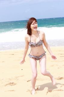 Yumi Sugimoto feet photo thumbnail