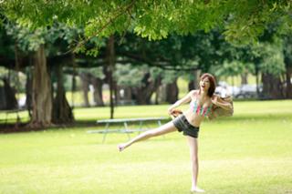 Yumi Sugimoto feet photo thumbnail