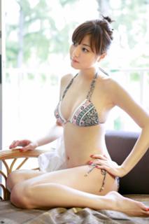 Yumi Sugimoto feet photo thumbnail