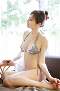 Yumi Sugimoto feet photo thumbnail