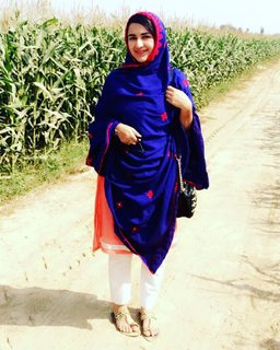 Yumna Zaidi feet photo 5