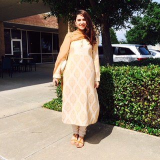 Yumna Zaidi feet photo 1