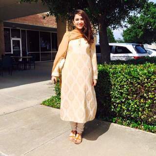 Yumna Zaidi feet photo 13