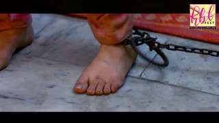 Yumna Zaidi feet photo 9