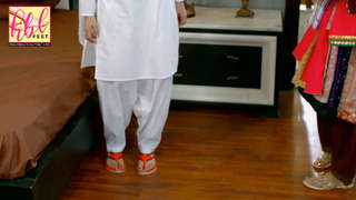 Yumna Zaidi feet photo 5
