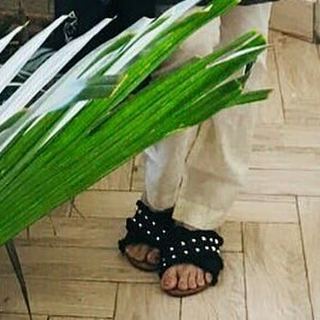 Yumna Zaidi feet photo 16