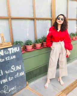 Yumna Zaidi feet photo 15