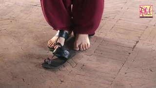 Yumna Zaidi feet photo 7