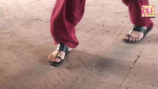 Yumna Zaidi feet photo 5