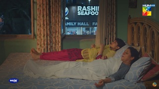 Yumna Zaidi feet photo 7